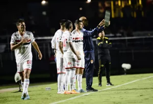 Igor Gomes é elogiado por Rogério Ceni em classificação para o São Paulo. (Foto: Marcos Ribolli/ge)