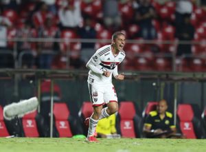 Pablo Maia se destaca e São Paulo renova contrato até 2024. (Foto: Twitter do São Paulo)
