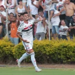 Rigoni rompe série de 19 jogos sem marcar pelo São Paulo. (Foto: Twitter do São Paulo)