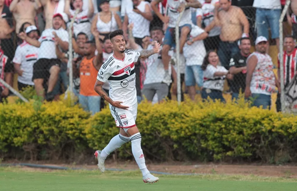 Rigoni rompe série de 19 jogos sem marcar pelo São Paulo. (Foto: Twitter do São Paulo)