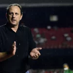 Rogério Ceni elogia partida do São Paulo e confirma ausência de Gabriel Sara. (Foto: Twitter do São Paulo)