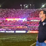 Técnico do São Paulo, Rogério Ceni se emociona com atmosfera no Morumbi. (Foto: Twitter do Mauricio Rummens)