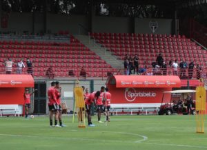 São Paulo treinou com a presença de Welington, que está mais próximo de retorno. (Foto: Twitter do São Paulo)