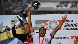 Final da Sul-Americana 2012 foi último jogo de Lucas Moura pelo São Paulo. (Foto: Twitter da Conmebol)