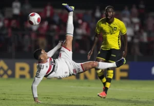 Luciano desencanta pelo São Paulo em 2022. (Foto: Twitter do São Paulo)