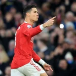 Cristiano Ronaldo repete Calleri, do São Paulo. (Foto: Twitter do Manchester United)