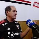 Muricy Ramalho afirma que futebol brasileiro precisa ter calma em relação à onda de técnicos estrangeiros. (Foto: Reprodução/YouTube)