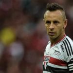Rafinha foi capitão do São Paulo no Maracanã contra o Flamengo. (Foto: AGIF)