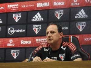 Rogério Ceni esconde escalação do São Paulo. (Foto: Eduardo Rodrigues/ge)