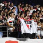 Torcida do São Paulo comparece em peso a último treino antes da final do Paulistão. (Foto: Twitter do São Paulo)