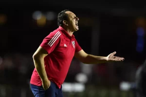 Rogério Ceni valoriza fato de São Paulo não ter titulares nem reservas. (Foto: Twitter do São Paulo)