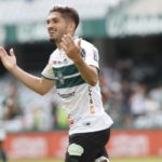 Andrey é um dos destaques do Coritiba no Brasileirão e poderia cair como uma luva no São paulo. (Foto: Twitter do Coritiba)