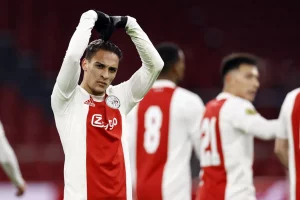 São Paulo deve lucrar um caminhão de dinheiro com venda de Antony pelo Ajax. (Foto: Twitter do Ajax)