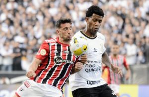 São Paulo e Corinthians farão Majestoso valendo vaga na final da Copa do Brasil. (Foto: Marcos Ribolli/ge)