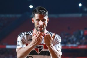 Calleri marca de novo, mas São Paulo cede empate com Ceará. (Foto: Marcello Zambrana/AGIF)