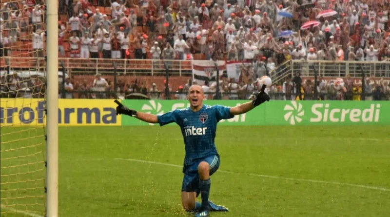 Thiago Couto deverá ser titular pelo São Paulo pela Copa Sul-Americana. (Foto: Reprodução/SPFC)