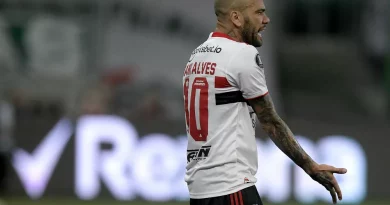 Daniel Alves pode ser acionado pelo São Paulo na Justiça.(Foto: Twitter da Conmebol)