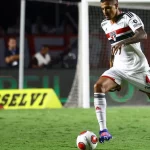 Diego Costa vai estender vínculo com o São Paulo. (Foto: AGIF)