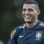 Com passagem pela Seleção, Diego Carlos é formado no São Paulo. (Foto: Twitter da CBF)