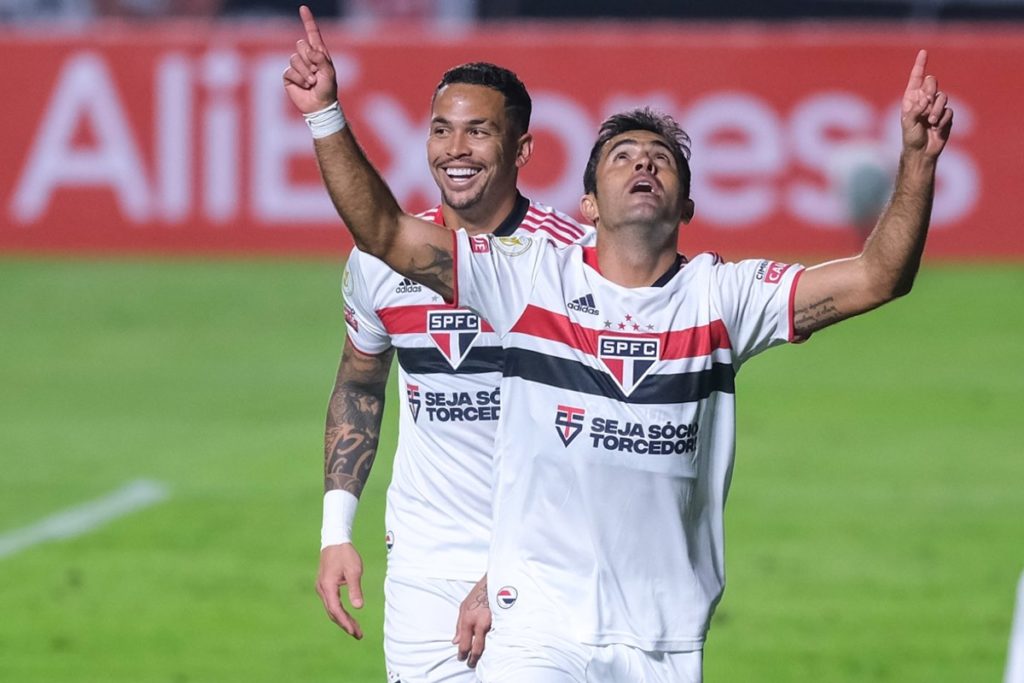 Luciano e Eder trabalham como opções de ataque do São Paulo na temporada. (Foto: Twitter do São Paulo)
