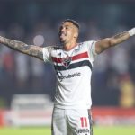 Luciano decide e São Paulo volta a vencer no Brasileirão. (Foto: Twitter do São Paulo)