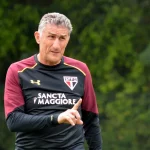 Patón Bauza foi diagnosticado com Mal de Alzheimer. Técnico levou o São Paulo à semifinal da Libertadores em 2016. (Foto: Twitter do São Paulo)