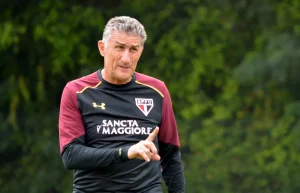 Patón Bauza foi diagnosticado com Mal de Alzheimer. Técnico levou o São Paulo à semifinal da Libertadores em 2016. (Foto: Twitter do São Paulo)