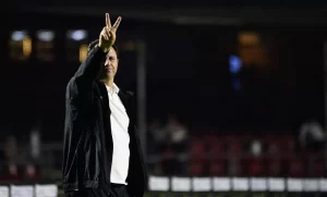 Rogério Ceni prioriza disputa do Brasileirão pelo São Paulo. (Foto: Marcos Ribolli/ge)