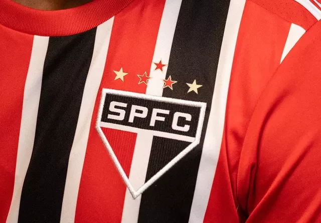 São Paulo tem novo uniforme lançado para a temporada 2022. (Foto: Twitter do São Paulo)