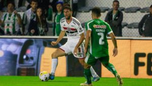 São Paulo de Calleri enfrenta Juventude na Arena Barueri. (Foto: AGIF)