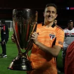 Formado no São Paulo, Thiago Couto receberá oportunidade na Copa Sul-Americana. (Foto: Twitter do São Paulo)
