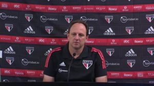 Rogério Ceni valoriza classificação, mas diz que São Paulo tem que jogar melhor. (Foto: Twitter do São Paulo)