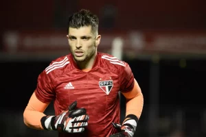 Tiago Volpi foi campeão paulista pelo São Paulo. (Foto: Marcos Ribolli/ge)
