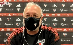 Carlos Belmonte, diretor do São Paulo, afirma que não haverá debandada de jogadores. (Foto: Reprodução/SPFCTV)
