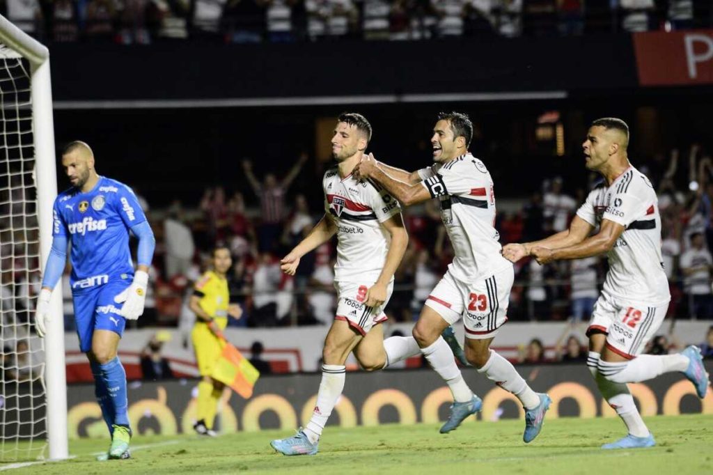 São Paulo enfrenta Palmeiras no Morumbi. (Foto: Twitter do São Paulo)