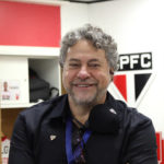 Julio Casares, presidente do São Paulo, avalia contratações na temporada. (Foto: Twitter do São Paulo)