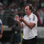 Rogério Ceni segue atrás de novo jogador de lado de campo para São Paulo. (Foto: Twitter do São Paulo)