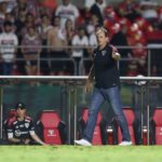 Rogério Ceni trabalha para tentar levar São Paulo inteiro nas três competições até abertura da janela. (Foto: Twitter do São Paulo)