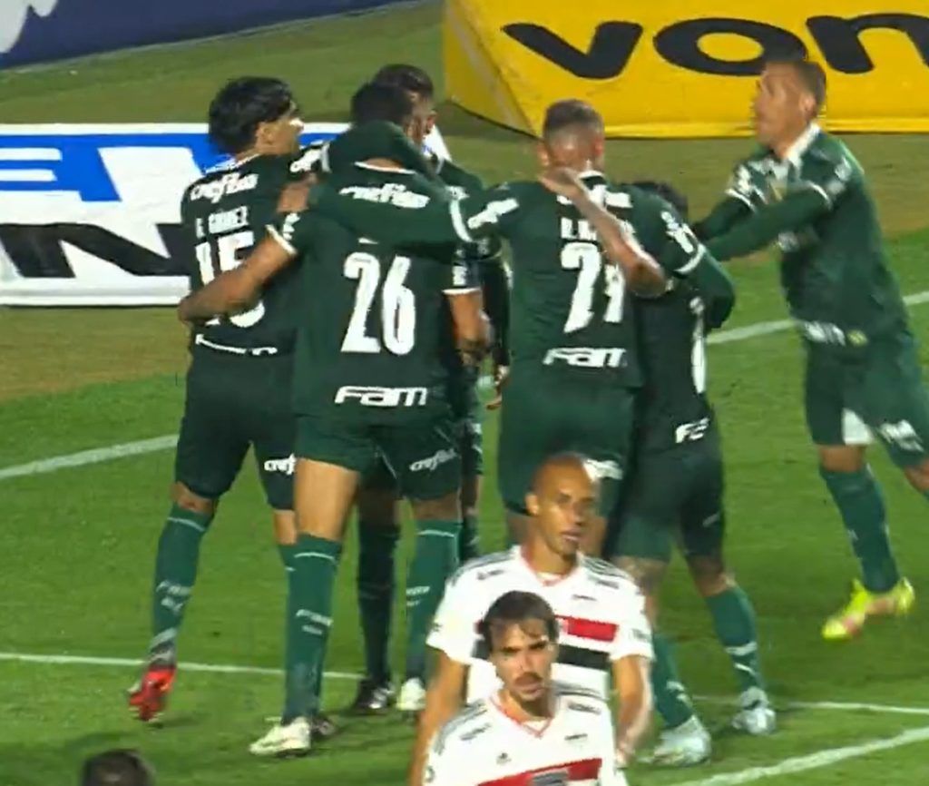 Palmeiras vira sobre São Paulo e dispara na liderança do Brasileirão. (Foto: Reprodução)