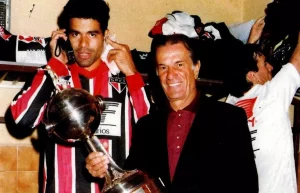 São Paulo conquistou primeira Libertadores em 1992, com Telê Santana no comando. (Foto: Twitter do São Paulo)