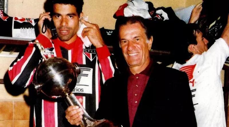 São Paulo conquistou primeira Libertadores em 1992, com Telê Santana no comando. (Foto: Twitter do São Paulo)