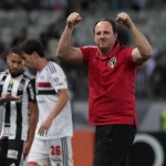 Rogério Ceni valorizou empate do São Paulo e afirmou que VAR está muito preciosista. (Foto: Twitter do São Paulo)