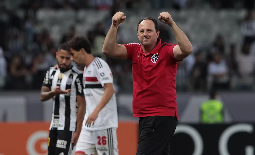 Rogério Ceni valorizou empate do São Paulo e afirmou que VAR está muito preciosista. (Foto: Twitter do São Paulo)