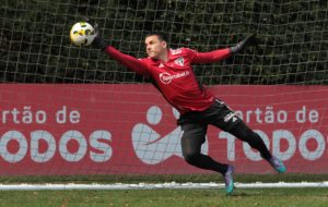 Felipe Alves pede maturidade para São Paulo. (Foto: Twitter do São Paulo)