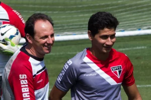 Rogério Ceni e Ganso jogaram juntos no São Paulo. (Foto: Twitter do São Paulo)