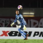 John quer sair do Santos e São Paulo se interessa por goleiro. (Foto: Twitter do Santos)