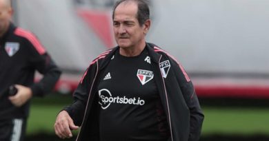 Muricy Ramalho, coordenador de futebol do São Paulo, diz que clube está perto de anunciar investidor. (Foto: Twitter do São Paulo)