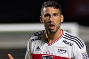 Calleri tem feito tratamento intenso para atuar no Choque-Rei. (Foto: Twitter do São Paulo)