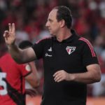 Rogério Ceni segue em busca de reforços no São Paulo. (Foto: Twitter do São Paulo)