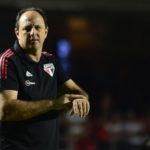 São Paulo tem pressa por reforços. (Foto: Marcos Ribolli/ge)
